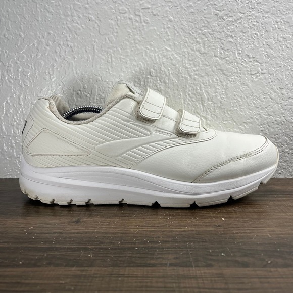 Brooks Other - Brooks Addiction Walker V-Strap 2 Men's White Shoes - Men's Size 10.5 (D)